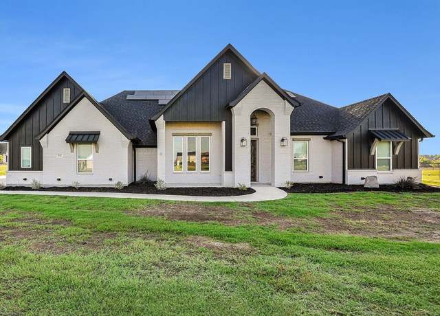 Property at 252 Harvard Ln, Springtown, TX 76082, 3 beds, 2.5 baths