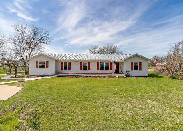 Property at 939 Twin Bends Rd, Crawford, TX 76638, 4 beds, 2.5 baths