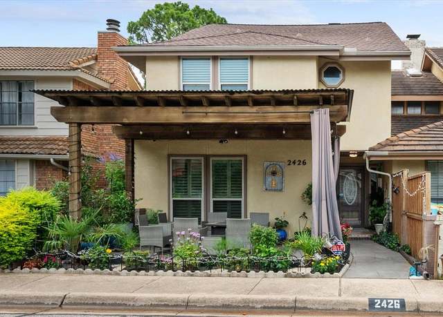 Property at 2426 St Gregory St, Arlington, TX 76013, 3 beds, 3 baths