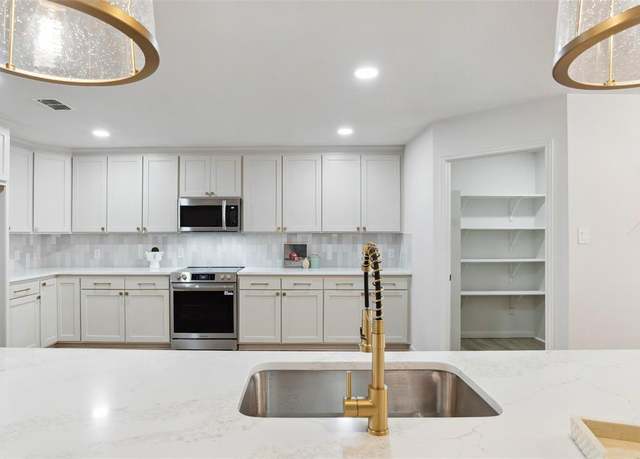 Property at 5501 Pandale Valley Dr, Mckinney, TX 75071, 5 beds, 4 baths