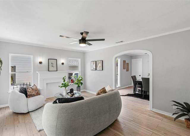 Property at 2126 Idaho Ave, Dallas, TX 75216, 3 beds, 2 baths