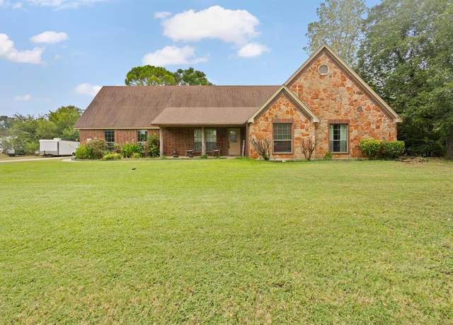 Property at 800 Stella Mae Dr, Fort Worth, TX 76028, 4 beds, 3 baths