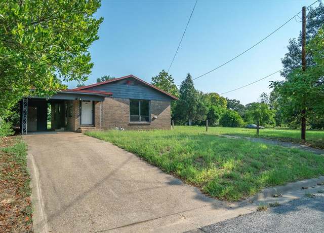 Property at 410 Williams St, Athens, TX 75751, 3 beds, 1.5 baths