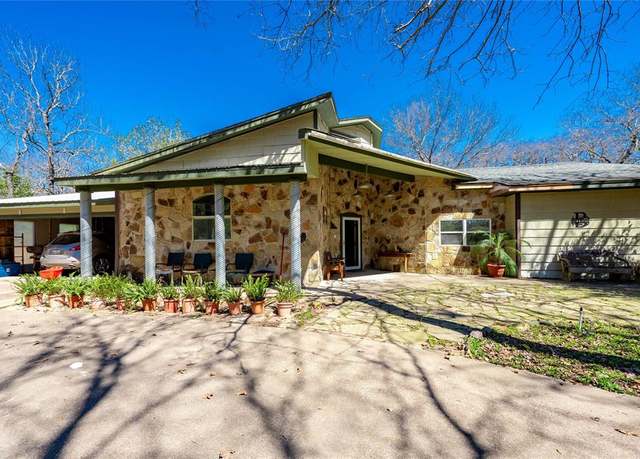 Property at 7301 Land Grant Trl, Athens, TX 75751, 3 beds, 2 baths