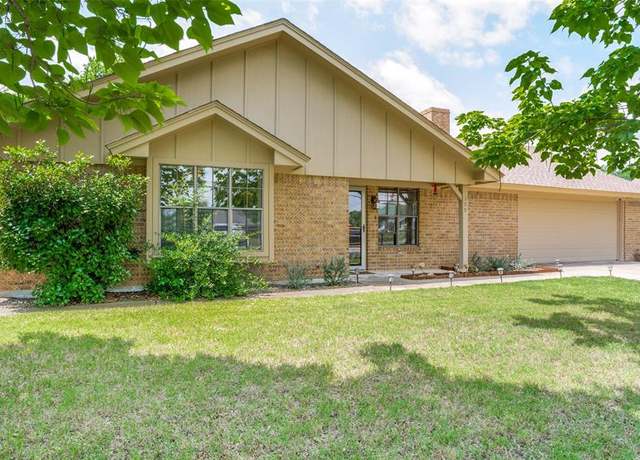 Property at 309 W 5th St, Justin, TX 76247, 3 beds, 2 baths