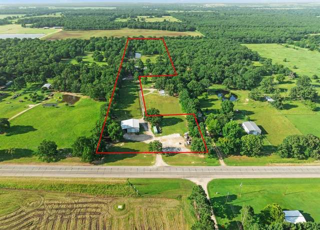 Property at 10510 US Highway 82 E, Blossom, TX 75416, 2 beds, 1.5 baths