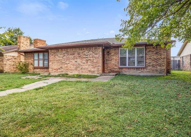Property at 1824 Family Cir, Grand Prairie, TX 75051, 2 beds, 2 baths