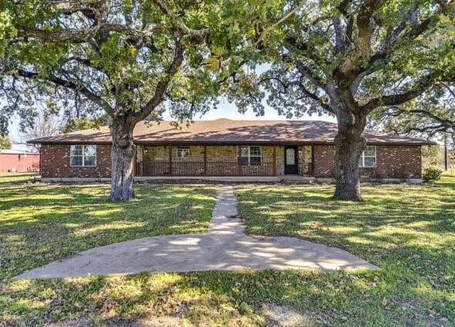 Property at 16443 County Road 4060 Rd, Scurry, TX 75158, 3 beds, 2.5 baths