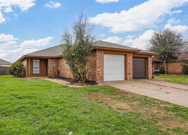 Property at 6708 S Creek Dr, Fort Worth, TX 76133, 4 beds, 2 baths