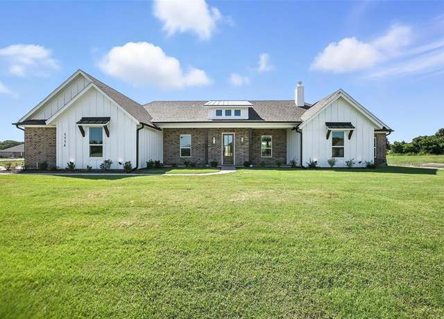 Property at 1114 Silver Sage Trl, Weatherford, TX 76085, 4 beds, 2.5 baths