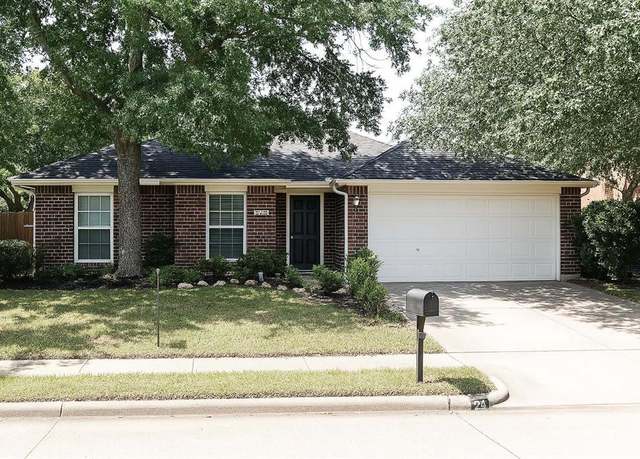 Property at 2519 Meadowview Dr, Corinth, TX 76210, 3 beds, 2 baths