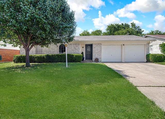 Property at 829 Belaire Dr, Burleson, TX 76028, 3 beds, 2 baths