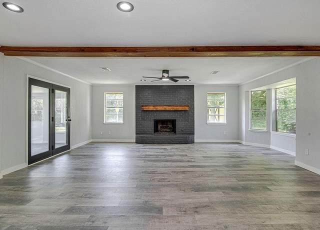 Property at 829 Belaire Dr, Burleson, TX 76028, 3 beds, 2 baths