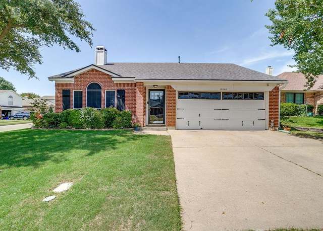 Property at 10544 Del Mar Ct, Benbrook, TX 76126, 4 beds, 3 baths