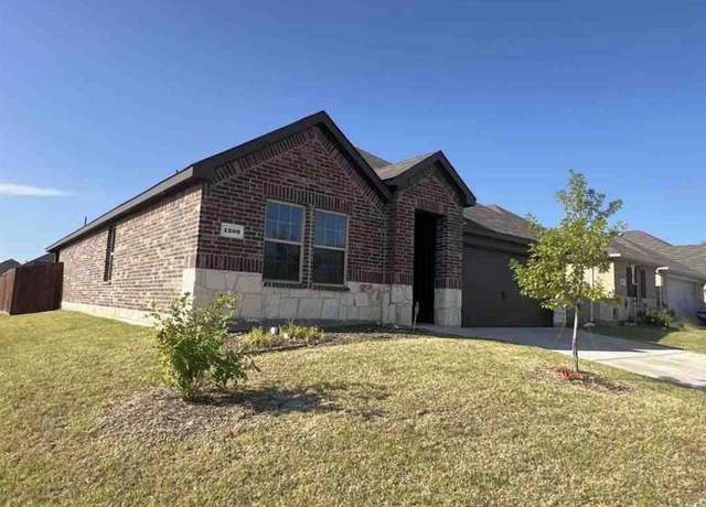 Property at 1209 Canterbury Ln, Ennis, TX 75119, 4 beds, 2 baths