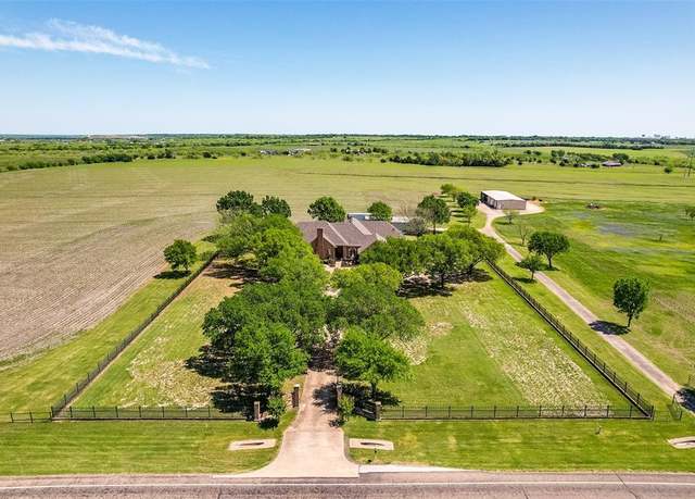 Property at 5002 FM 1722, Ennis, TX 75119, 4 beds, 3.5 baths