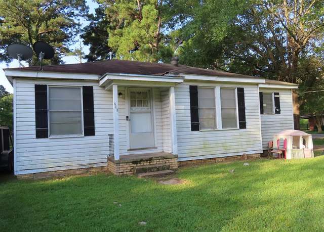 Property at 201 North St, Springhill, LA 71075, 3 beds, 2 baths
