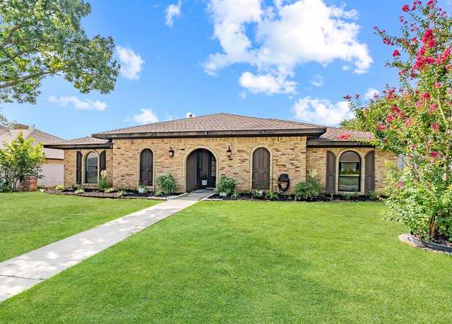 Property at 1946 Chesham Dr, Carrollton, TX 75007, 3 beds, 2 baths