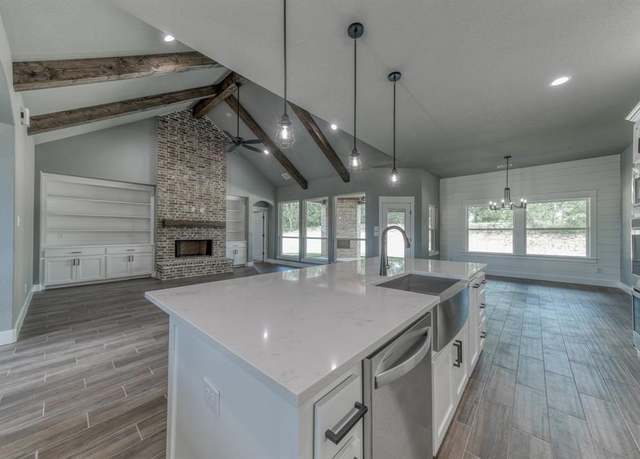 Property at 715 Winkler Way, Springtown, TX 76082, 4 beds, 2.5 baths