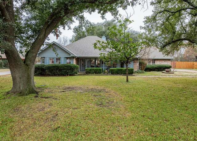 Property at 424 Estate Ln, Terrell, TX 75161, 3 beds, 2 baths