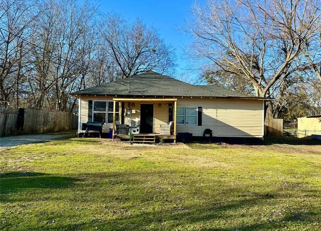 Property at 809 E 11th St, Kemp, TX 75143, 3 beds, 1 bath