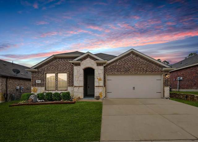 Property at 904 Euston St, Denton, TX 76209, 4 beds, 2 baths