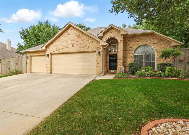 Property at 3812 Ridgemont Ln, Denton, TX 76210, 3 beds, 2 baths