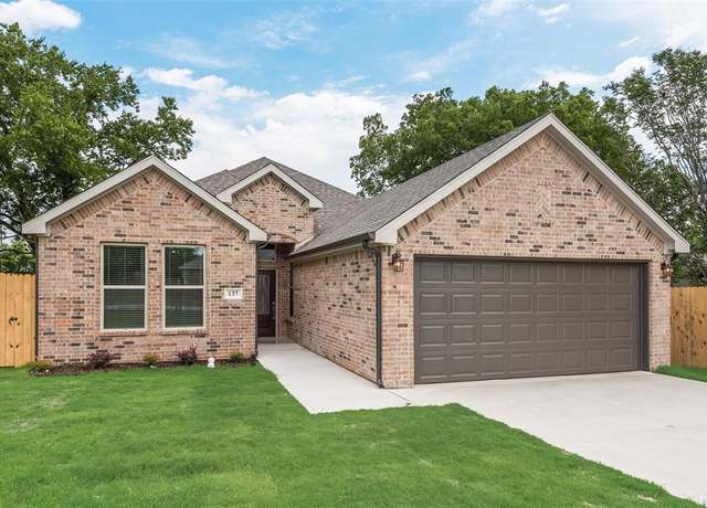 Property at 137 Willow Ln, Roanoke, TX 76262, 4 beds, 2 baths