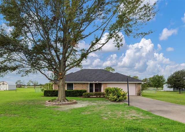 Property at 1248 Country Ln, Kaufman, TX 75142, 3 beds, 2 baths