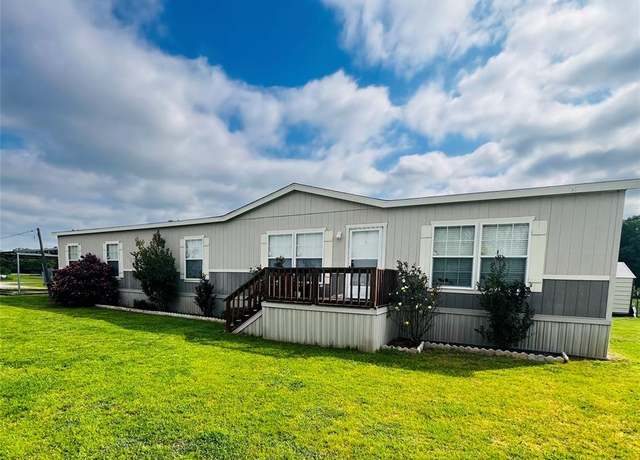 Property at 2740 NW CR 4190, Frost, TX 76641, 4 beds, 3 baths