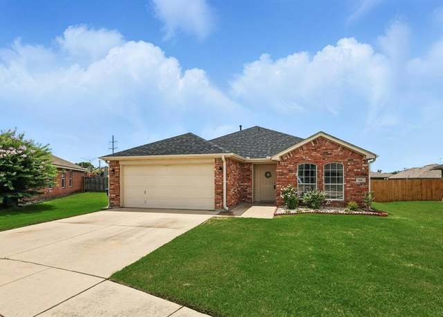 Property at 848 Coppin Dr, Fort Worth, TX 76120, 3 beds, 2 baths