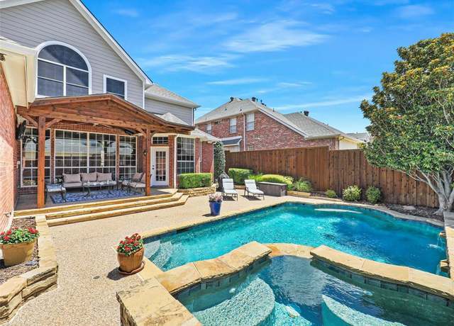 Property at 3824 Lakedale Dr, Plano, TX 75025, 5 beds, 3.5 baths