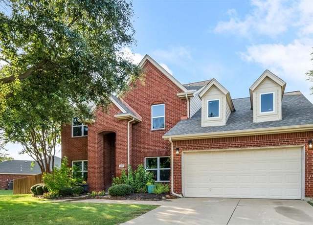 Property at 2201 Palamino Ct, Denton, TX 76210, 4 beds, 2.5 baths