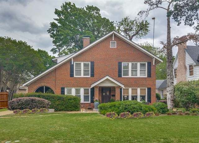 Property at 1124 S Canterbury Ct, Dallas, TX 75208, 4 beds, 3.5 baths