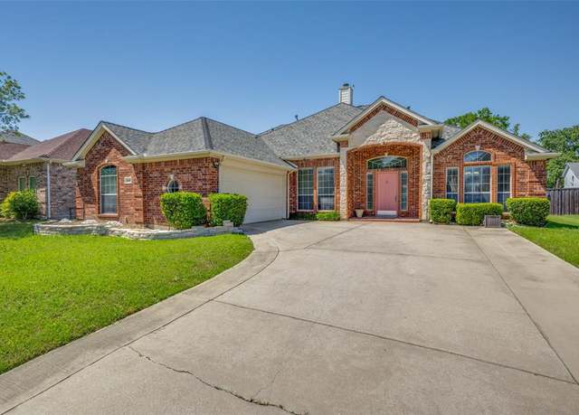 Property at 4409 Grassy Glen Dr, Corinth, TX 76208, 5 beds, 2.5 baths
