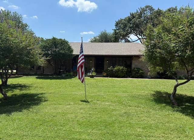 Property at 322 Willow Wood St, Murphy, TX 75094, 4 beds, 2 baths