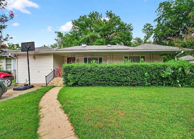 Property at 603 N Wharton St, Sherman, TX 75092, 3 beds, 1.5 baths