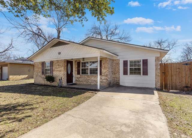 Property at 705 Phillips St, Cleburne, TX 76033, 3 beds, 2 baths