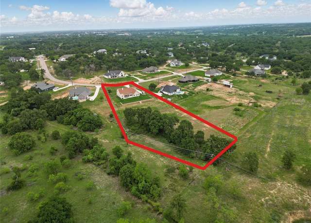 Property at 116 Grace View Rd, Weatherford, TX 76088, 4 beds, 3.5 baths