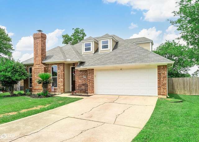 Property at 583 Northpark Ct, Bossier City, LA 71111, 3 beds, 2.5 baths