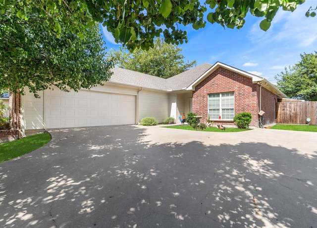 Property at 211 Rolling Hills Ln, Farmersville, TX 75442, 3 beds, 3 baths