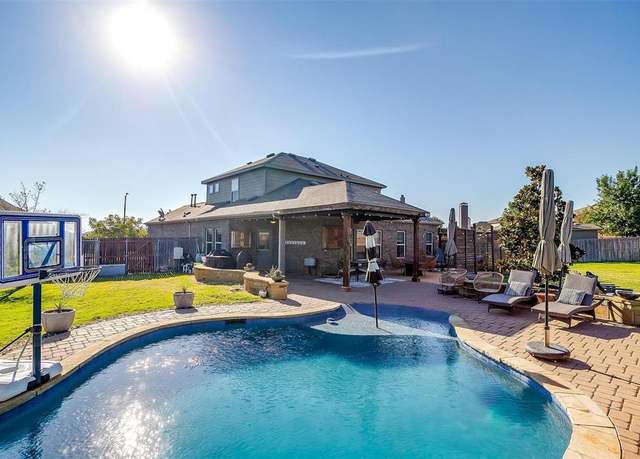 Property at 301 Sunspike Ct, Burleson, TX 76028, 4 beds, 3 baths
