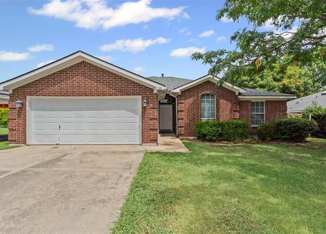 Property at 7109 Lost Horizon Dr, Benbrook, TX 76126, 3 beds, 2 baths