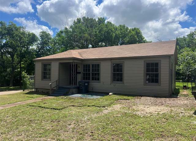 Property at 1802 N 11th St, Waco, TX 76707, 4 beds, 2 baths
