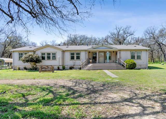 Property at 10090 SE County Road 2140, Corsicana, TX 75109, 4 beds, 3 baths