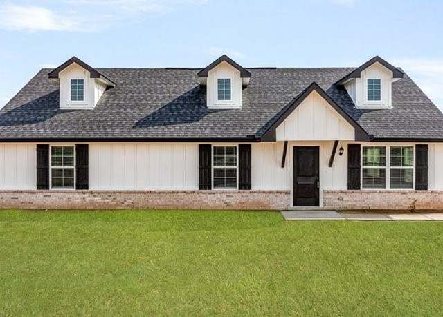 Property at 5617 High Plains Trl, Joshua, TX 76058, 3 beds, 2 baths