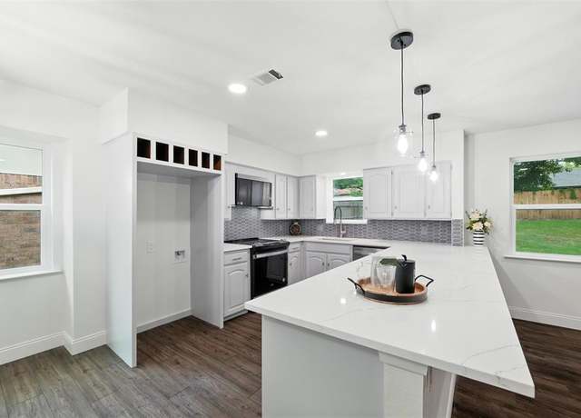 Property at 2428 Meadow Crk, Bedford, TX 76021, 4 beds, 2 baths