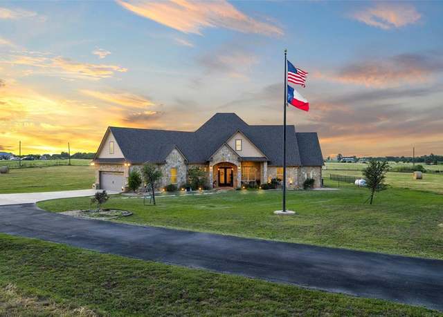 Property at 1901 Rosenthal Pkwy, Lorena, TX 76655, 3 beds, 2.5 baths