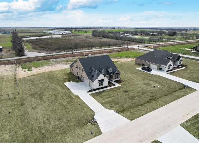 Property at 12109 Crystal Dr, Krum, TX 76249, 5 beds, 4 baths