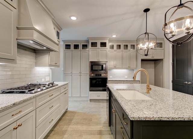 Property at 305 Sunset Ln #103, Fort Worth, TX 76114, 3 beds, 2.5 baths